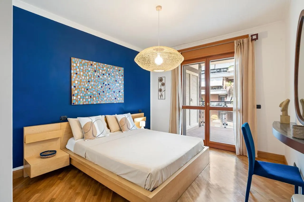 Amsterdam Suite Design + Posto Auto Rome Apartment